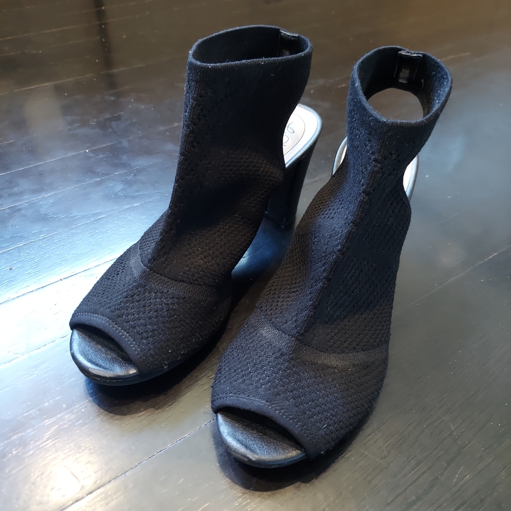 Life Stride Black Heels